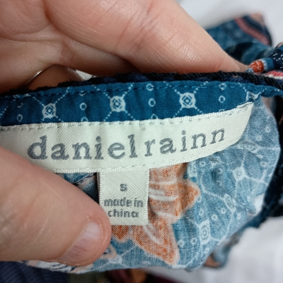 DANIEL RAINN Bohemian Floral Teal,Orange Sleeveless Western Flowy Top - (#185) - Picture 2 of 9